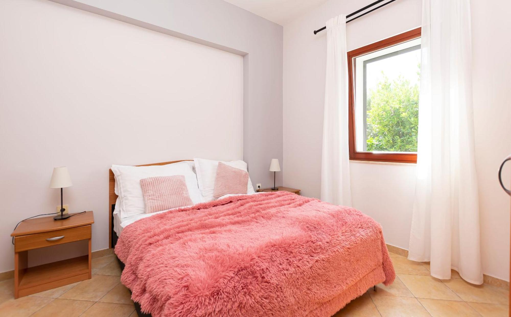 Apartment Ljiljana